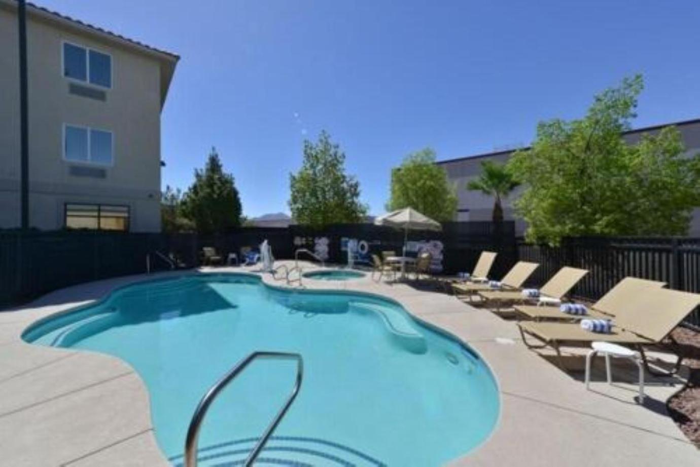 Comfort Inn & Suites Las Vegas - Nellis Extérieur photo