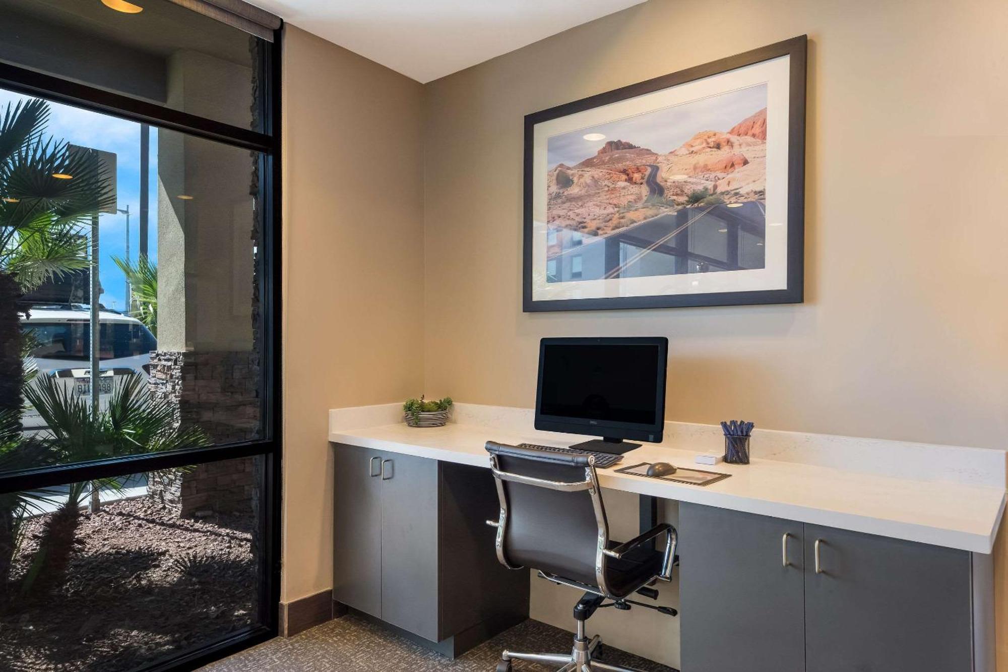 Comfort Inn & Suites Las Vegas - Nellis Extérieur photo