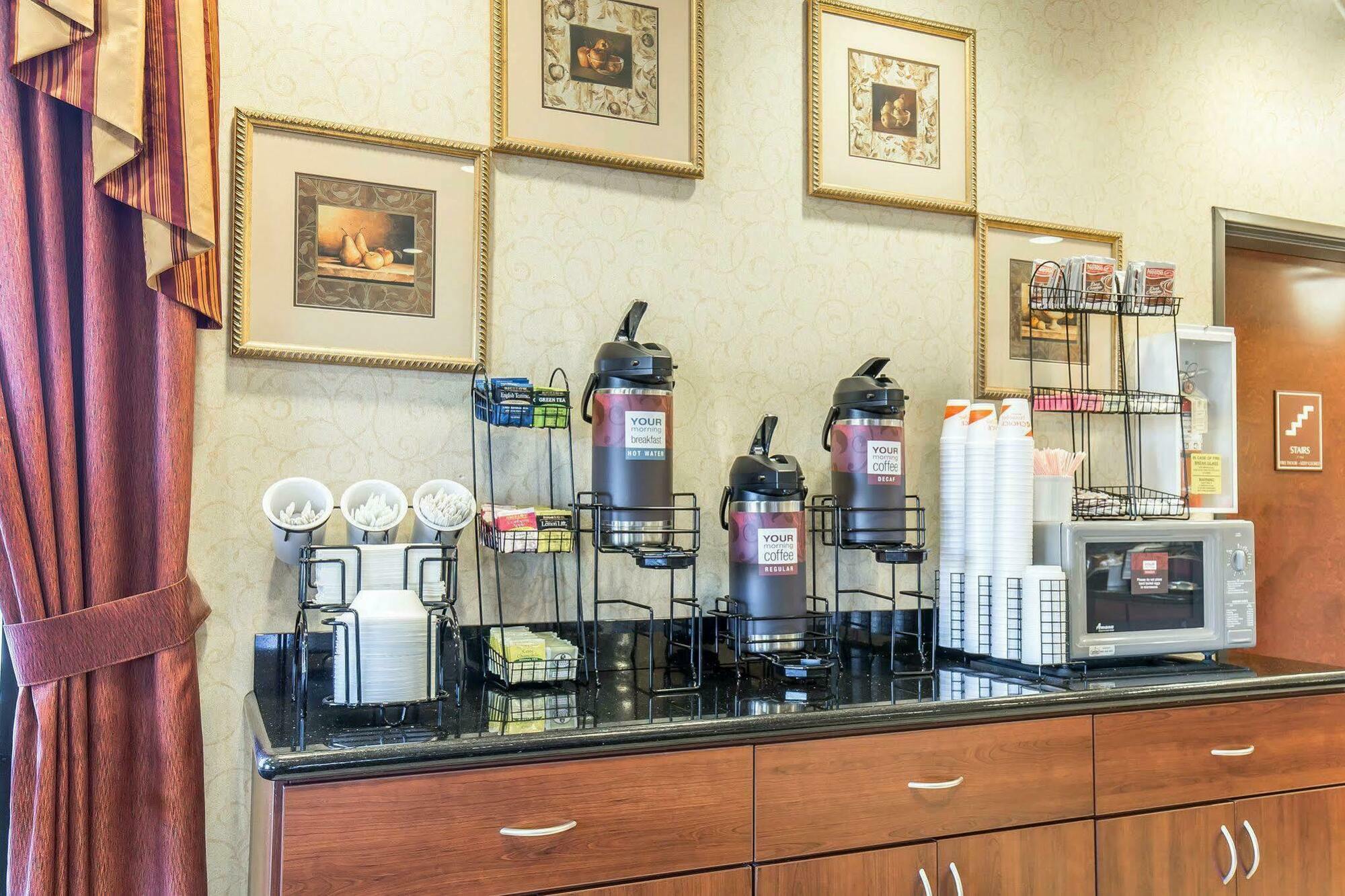 Comfort Inn & Suites Las Vegas - Nellis Extérieur photo